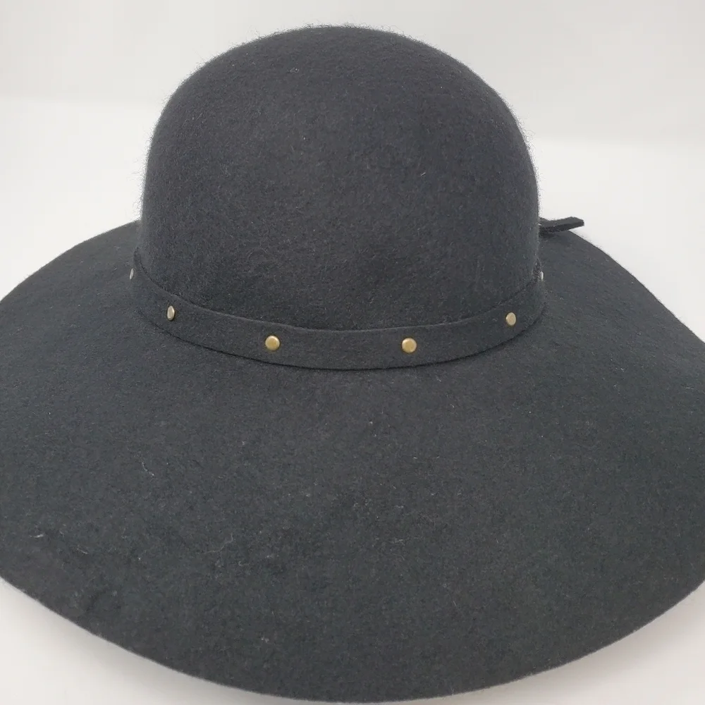 ECOTE URBAN OUTFITTERS 100% WOOL BLACK FLOPPY HAT BRASS STUDDED BAND WOMEN OS